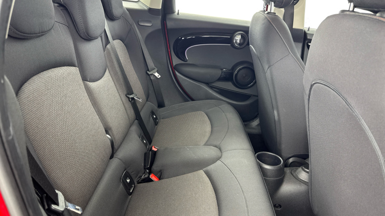 MINI Hatchback 1.5 Cooper Classic 5dr Auto Petrol Hatchback